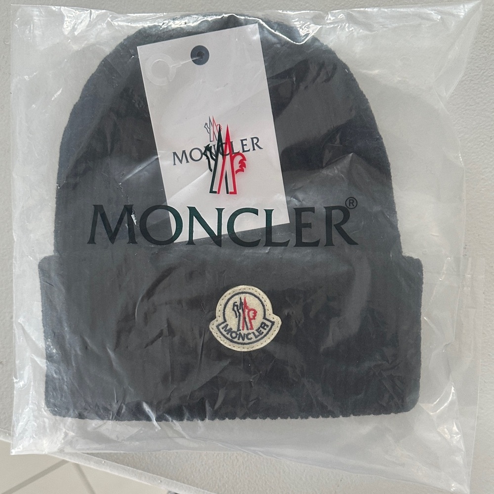 Moncler Beanie 1 DAY SHIPPING!